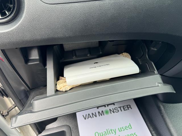2022 Mercedes-Benz Vito 114 CDI L2 Progressive Van (KM72TEV) Image 48