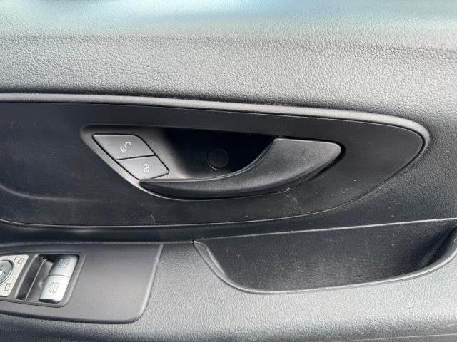 2022 Mercedes-Benz Vito 114 CDI L2 Progressive Van (KM72TEV) Image 20