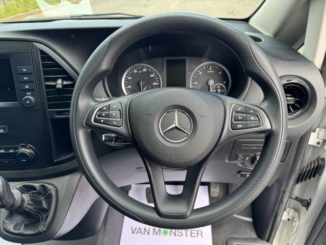 2022 Mercedes-Benz Vito 114 CDI L2 Progressive Van (KM72TEV) Image 22