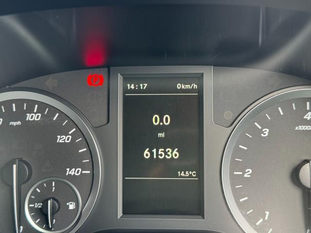 2022 Mercedes-Benz Vito 114 CDI L2 Progressive Van (KM72TEV) Image 12