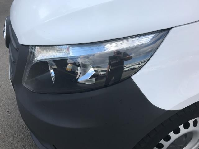 2022 Mercedes-Benz Vito 114Cdi Progressive Van (KM72TFJ) Image 16