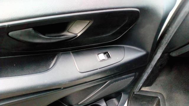2017 Mercedes-Benz Vito 111Cdi Van (KN67VCL) Image 17