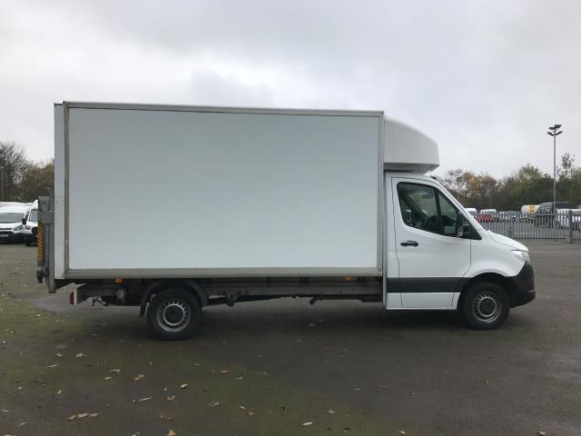 2020 Mercedes-Benz Sprinter 3.5T SPRINTER LUTON 316CDI RWD EURO 6 (KN70DZG) Image 19