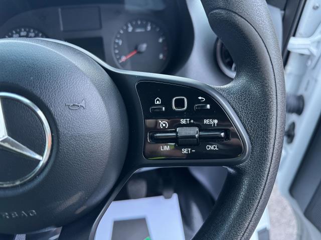 2022 Mercedes-Benz Sprinter 3.5T Progressive Tipper (KN71UFT) Image 24