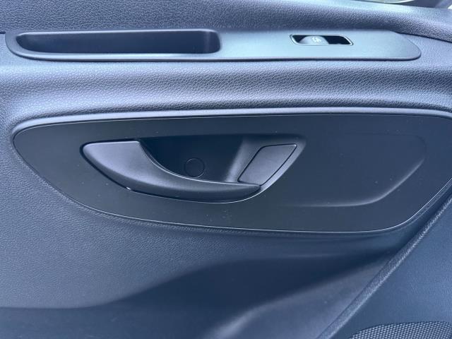 2022 Mercedes-Benz Sprinter 3.5T Progressive Tipper (KN71UFT) Image 40