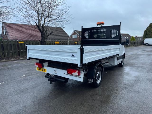 2022 Mercedes-Benz Sprinter 3.5T Progressive Tipper (KN71UFT) Image 9