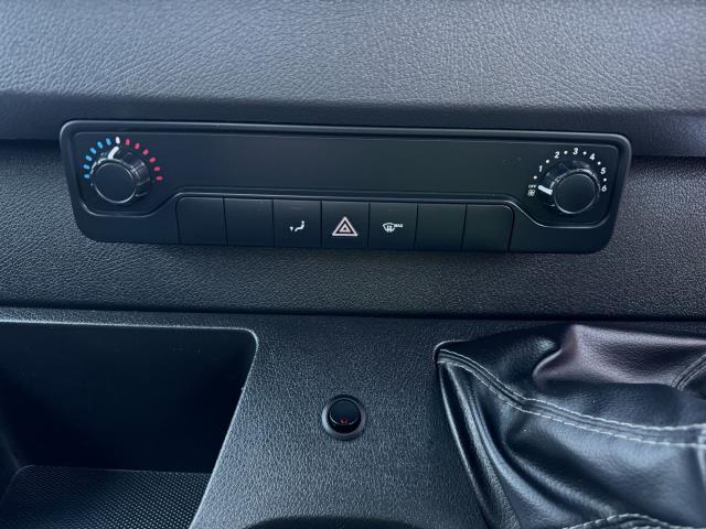 2022 Mercedes-Benz Sprinter 3.5T Progressive Tipper (KN71UFT) Image 30