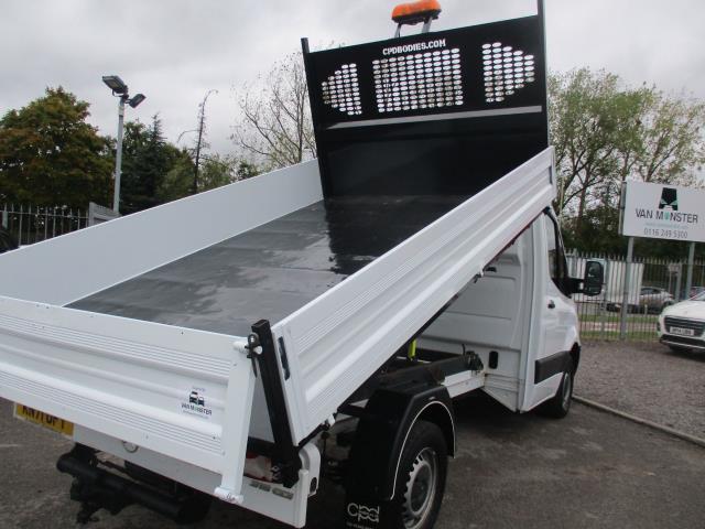 2022 Mercedes-Benz Sprinter 3.5T Progressive Tipper (KN71UFT) Image 34