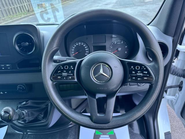 2022 Mercedes-Benz Sprinter 3.5T Progressive Tipper (KN71UFT) Image 22