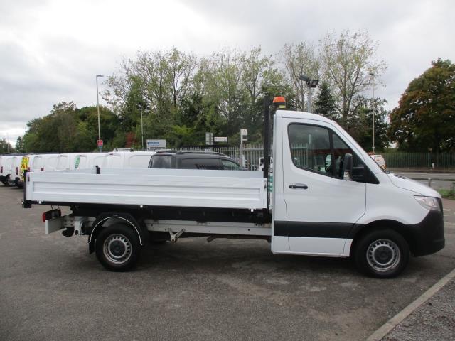 2022 Mercedes-Benz Sprinter 3.5T Progressive Tipper (KN71UFT) Image 3