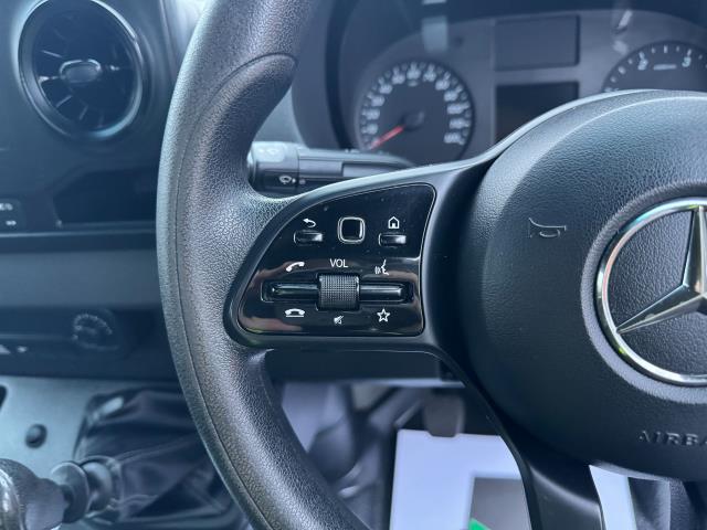 2022 Mercedes-Benz Sprinter 3.5T Progressive Tipper (KN71UFT) Image 23