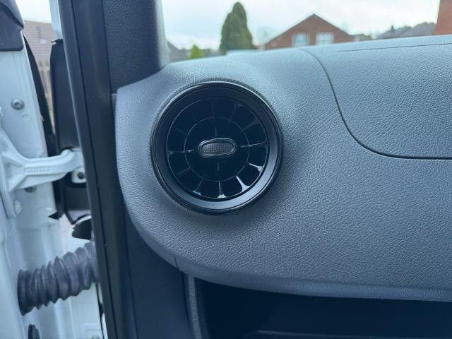 2022 Mercedes-Benz Sprinter 3.5T Progressive Tipper (KN71UFT) Image 41