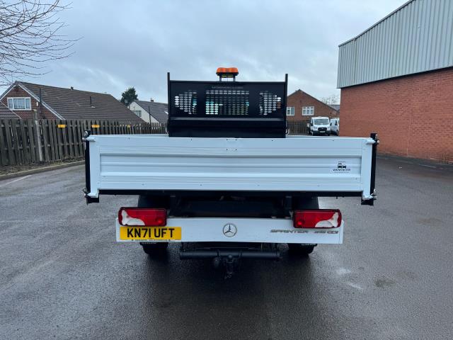 2022 Mercedes-Benz Sprinter 3.5T Progressive Tipper (KN71UFT) Image 8