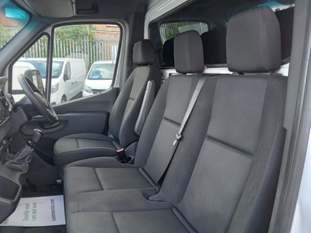2021 Mercedes-Benz Sprinter 3.5T Progressive LUTON (KN71VPP) Image 16