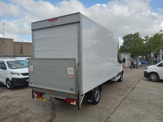 2021 Mercedes-Benz Sprinter 3.5T Progressive LUTON (KN71VPP) Image 12