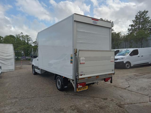 2021 Mercedes-Benz Sprinter 3.5T Progressive LUTON (KN71VPP) Image 10