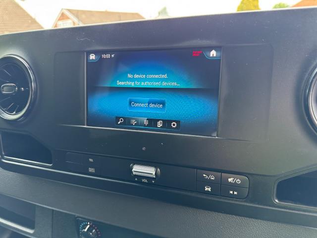 2022 Mercedes-Benz Sprinter 3.5T 315 CDI HD Emissions Progressive Luton Tail Lift (KN72UOT) Image 30