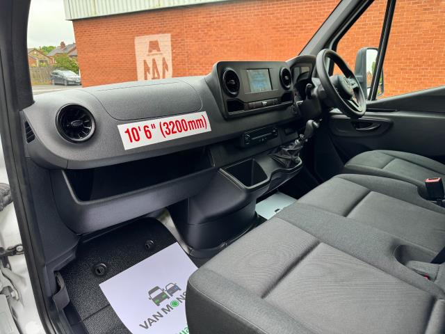 2022 Mercedes-Benz Sprinter 3.5T 315 CDI HD Emissions Progressive Luton Tail Lift (KN72UOT) Image 36