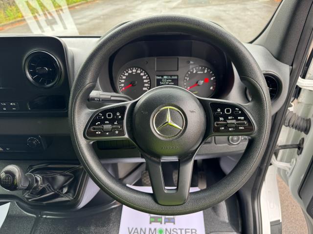 2022 Mercedes-Benz Sprinter 3.5T 315 CDI HD Emissions Progressive Luton Tail Lift (KN72UOT) Image 22