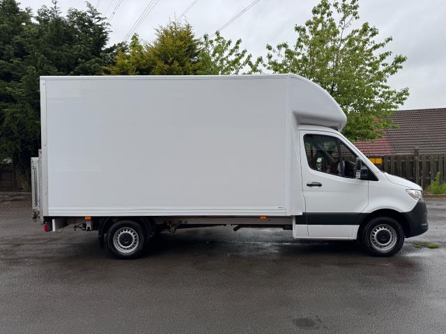 2022 Mercedes-Benz Sprinter 3.5T 315 CDI HD Emissions Progressive Luton Tail Lift (KN72UOT) Image 10