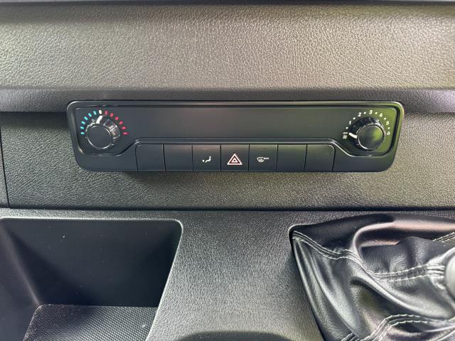 2022 Mercedes-Benz Sprinter 3.5T 315 CDI HD Emissions Progressive Luton Tail Lift (KN72UOT) Image 32