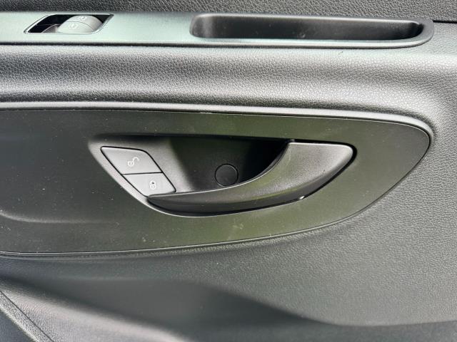 2022 Mercedes-Benz Sprinter 3.5T 315 CDI HD Emissions Progressive Luton Tail Lift (KN72UOT) Image 20