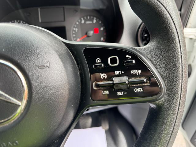 2022 Mercedes-Benz Sprinter 3.5T 315 CDI HD Emissions Progressive Luton Tail Lift (KN72UOT) Image 24