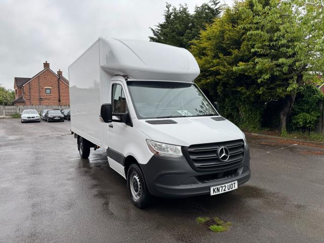 2022 Mercedes-Benz Sprinter 3.5T 315 CDI HD Emissions Progressive Luton Tail Lift (KN72UOT) Image 2