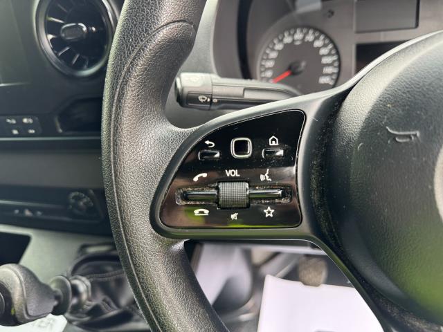 2022 Mercedes-Benz Sprinter 3.5T 315 CDI HD Emissions Progressive Luton Tail Lift (KN72UOT) Image 23