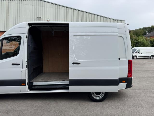 2021 Mercedes-Benz Sprinter 315 L2 H2 RWD Progressive Van  EURO 6 (KO21DXA) Image 44