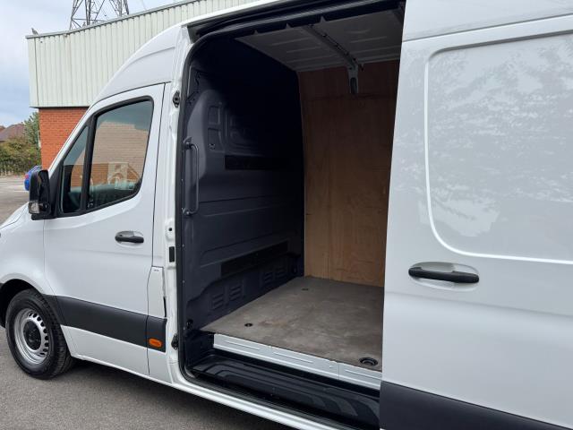 2021 Mercedes-Benz Sprinter 315 L2 H2 RWD Progressive Van  EURO 6 (KO21DXA) Image 42