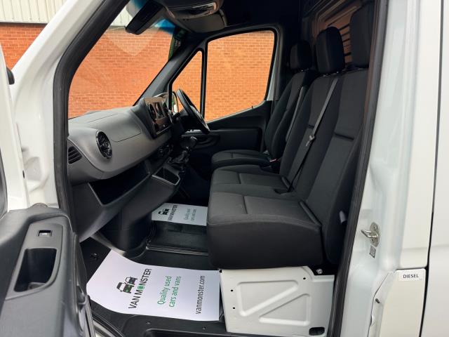 2021 Mercedes-Benz Sprinter 315 L2 H2 RWD Progressive Van  EURO 6 (KO21DXA) Image 34