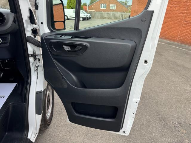 2021 Mercedes-Benz Sprinter 315 L2 H2 RWD Progressive Van  EURO 6 (KO21DXA) Image 18