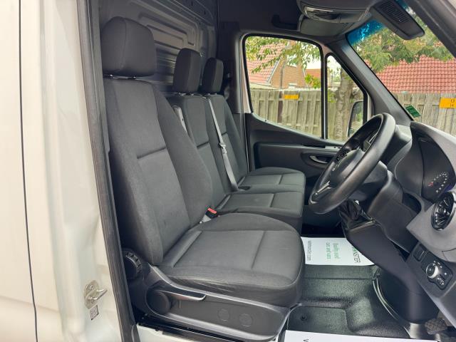 2021 Mercedes-Benz Sprinter 315 L2 H2 RWD Progressive Van  EURO 6 (KO21DXA) Image 16