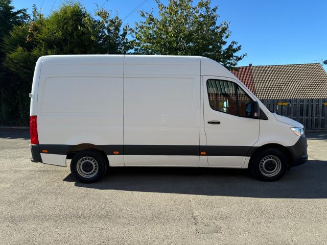 2021 Mercedes-Benz Sprinter 315 RWD H2 Progressive Van (KO21EHL) Image 10