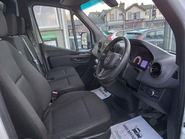 2021 Mercedes-Benz Sprinter 3.5T Progressive LUTON Tail Lift  (KO21NHX) Image 21