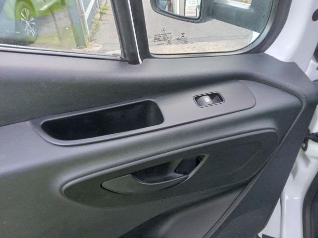 2021 Mercedes-Benz Sprinter 3.5T Progressive LUTON Tail Lift  (KO21NHX) Image 18