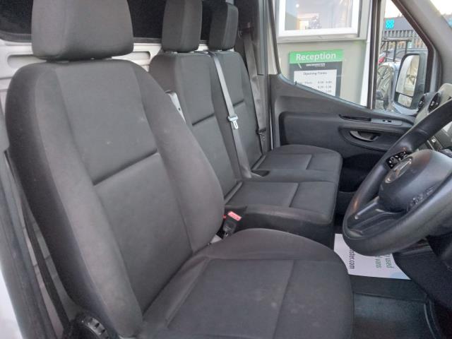 2021 Mercedes-Benz Sprinter 3.5T Progressive LUTON Tail Lift  (KO21NHX) Image 22