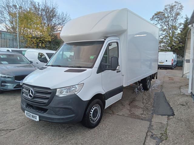 2021 Mercedes-Benz Sprinter 3.5T Progressive LUTON Tail Lift  (KO21NHX) Image 4