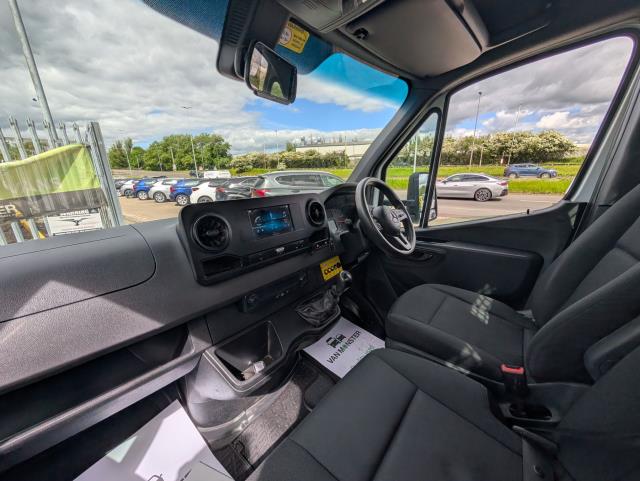 2021 Mercedes-Benz Sprinter 3.5T Progressive DROPSIDE - 1 Owner | Work Ready | 4.9★ Rated on Trust Pilot (KP21DFX) Image 14