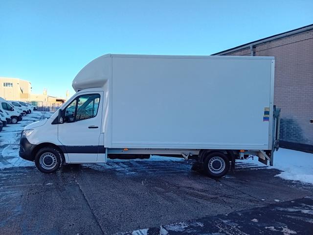 2022 Mercedes-Benz Sprinter 315CDI 13FT LUTON 150PS PROGRESSIVE  EURO 6 TAIL LIFT (KP22OWK) Image 8