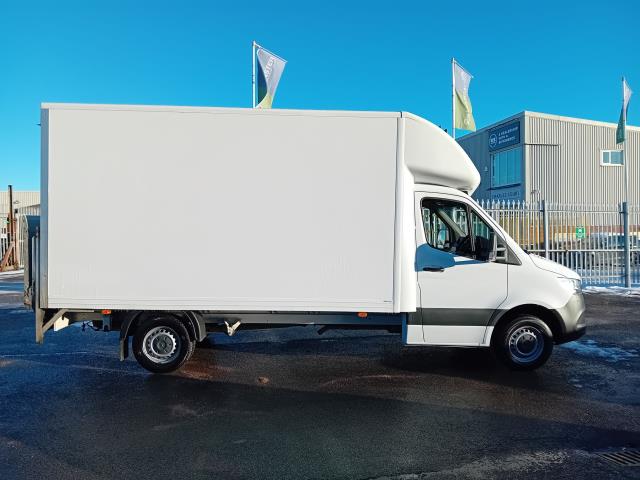 2022 Mercedes-Benz Sprinter 315CDI 13FT LUTON 150PS PROGRESSIVE  EURO 6 TAIL LIFT (KP22OWK) Image 6