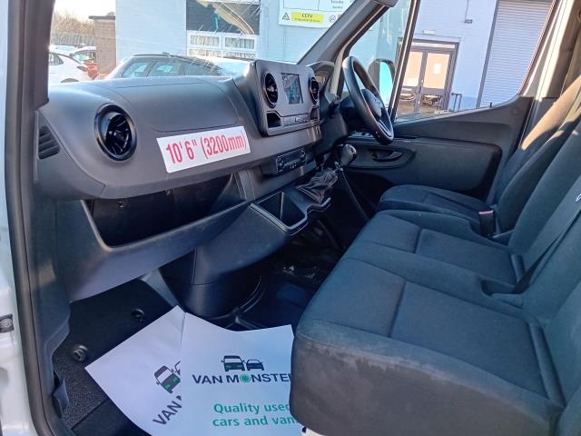 2022 Mercedes-Benz Sprinter 315CDI 13FT LUTON 150PS PROGRESSIVE  EURO 6 TAIL LIFT (KP22OWK) Image 18