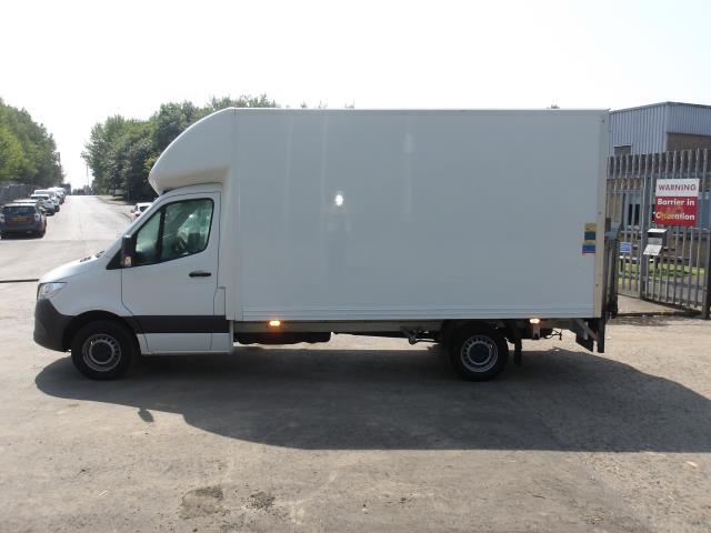 2022 Mercedes-Benz Sprinter 315 CDi L3 Progressive Luton With Tail Lift  (KP22WVG) Image 5