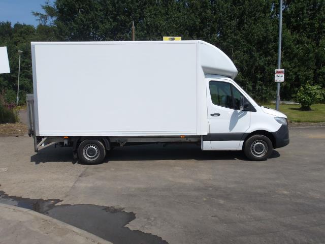 2022 Mercedes-Benz Sprinter 315 CDi L3 Progressive Luton With Tail Lift  (KP22WVG) Image 9