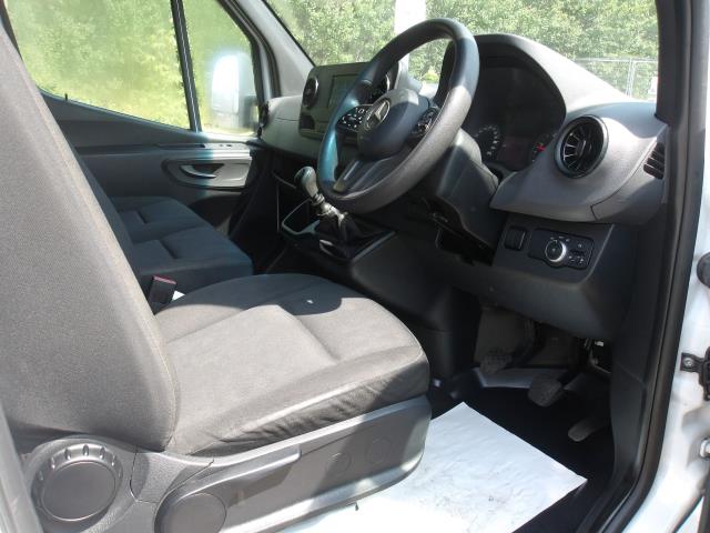 2022 Mercedes-Benz Sprinter 315 CDi L3 Progressive Luton With Tail Lift  (KP22WVG) Image 20