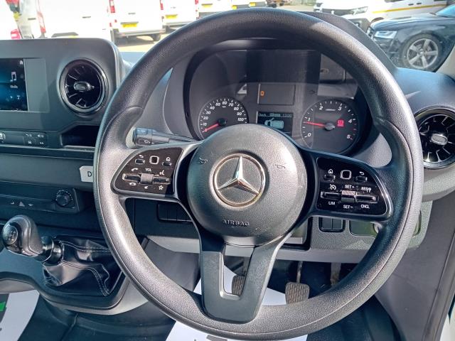 2019 Mercedes-Benz Sprinter 3.5T H2 Van (KP69YRK) Image 21