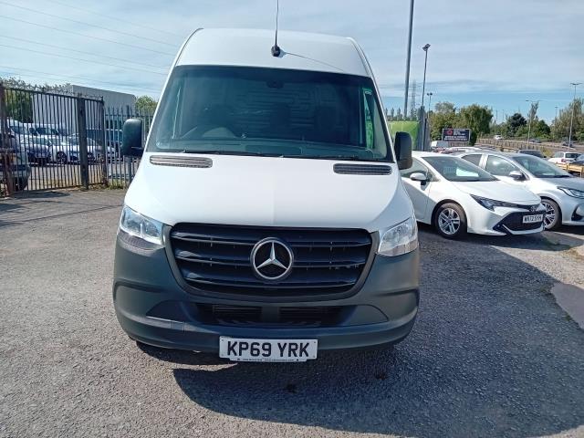 2019 Mercedes-Benz Sprinter 3.5T H2 Van (KP69YRK) Image 3