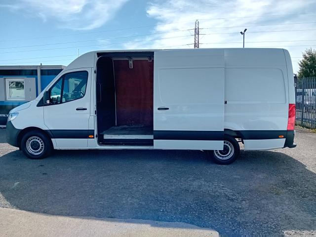 2019 Mercedes-Benz Sprinter 3.5T H2 Van (KP69YRK) Image 6