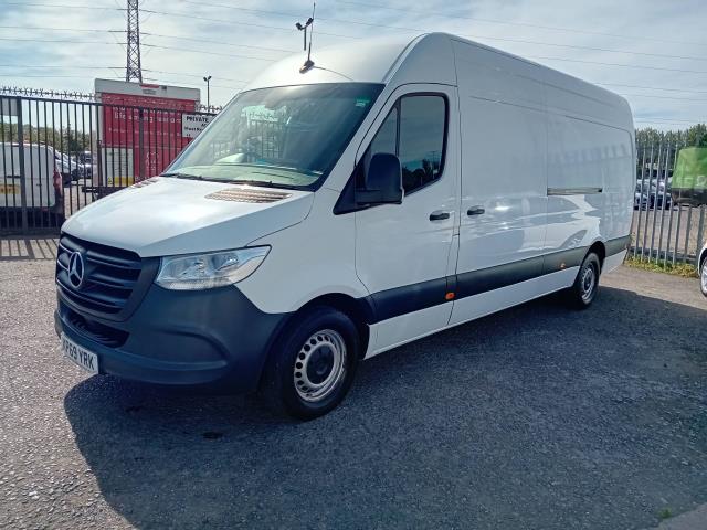 2019 Mercedes-Benz Sprinter 3.5T H2 Van (KP69YRK) Image 4